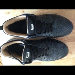 Nike size 9 fingertrap max